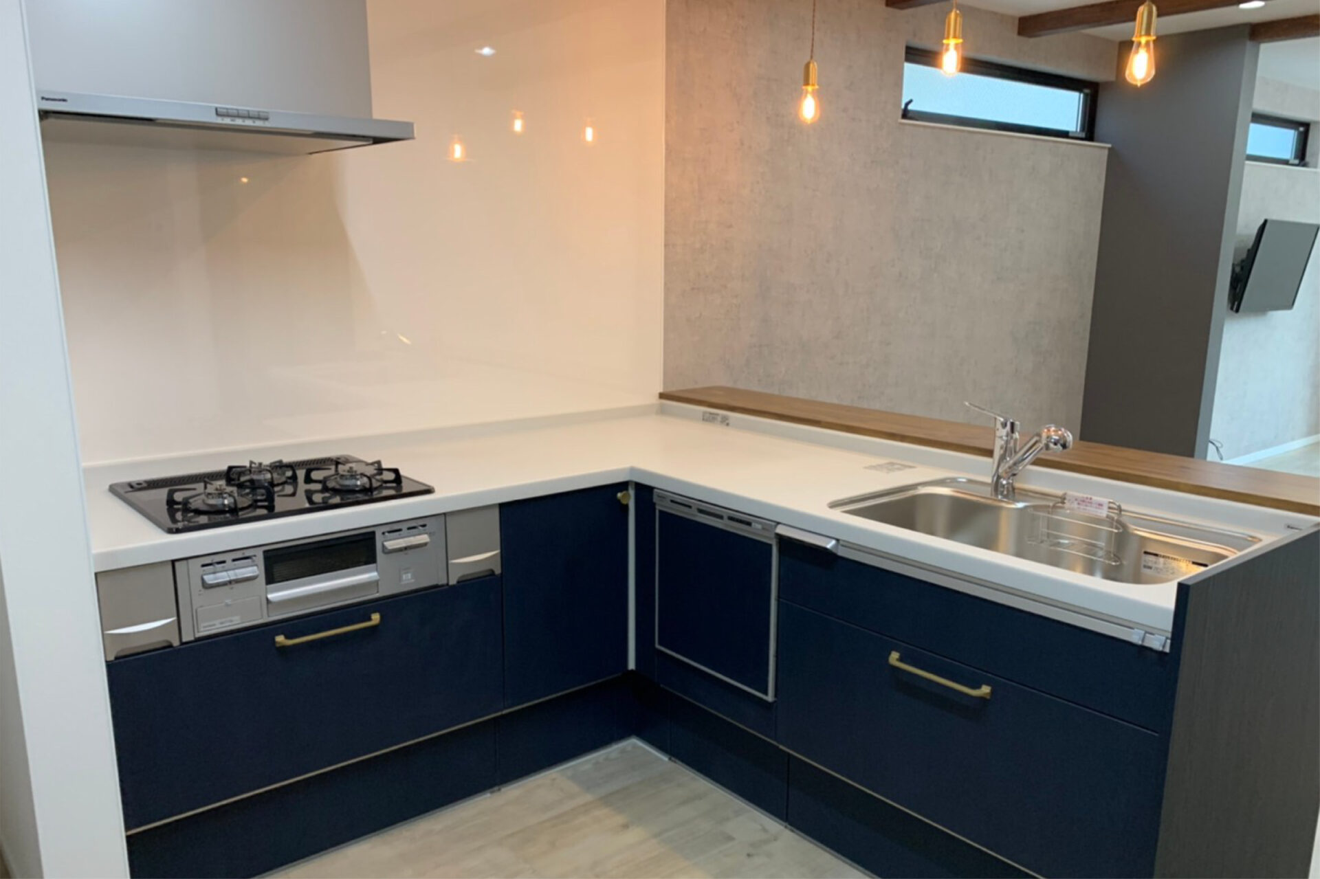 Slider_20220608_ali_canadian-home_img_003